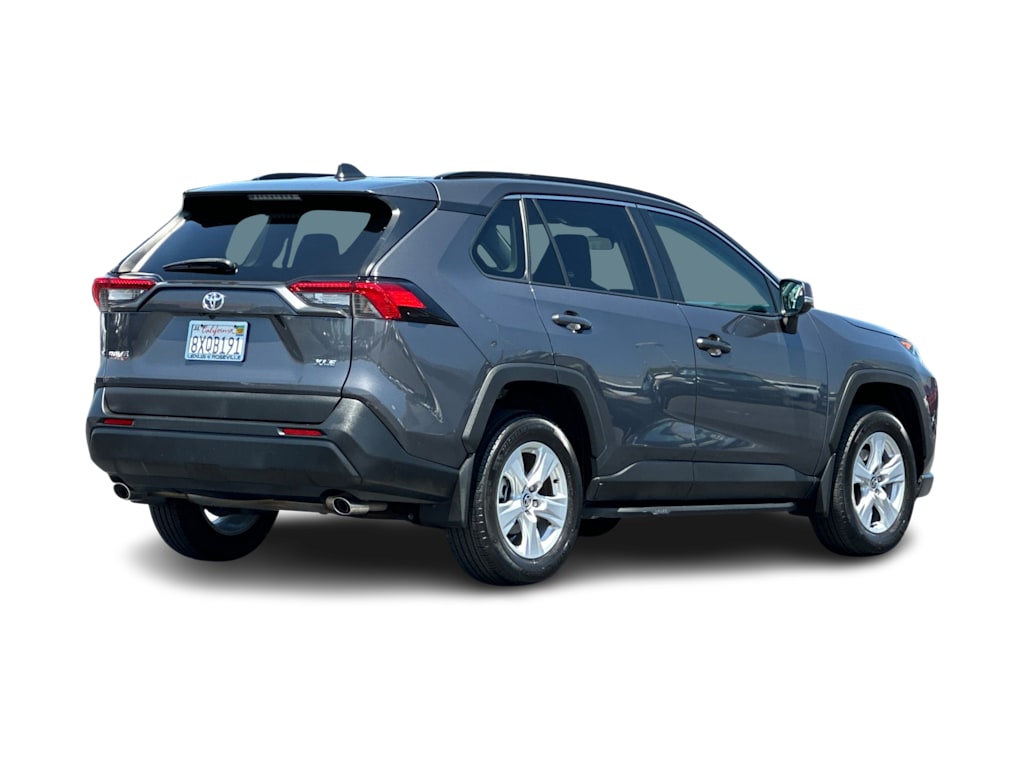 Thumbnail: 2021 Toyota RAV4 - 18