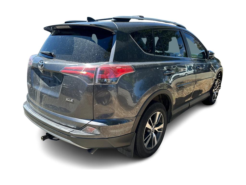 Thumbnail: 2018 Toyota RAV4 - 8