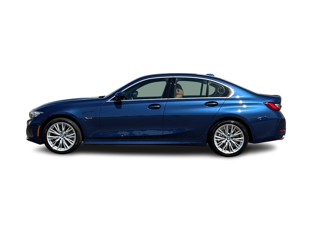Thumbnail: 2023 BMW 3 Series - 3