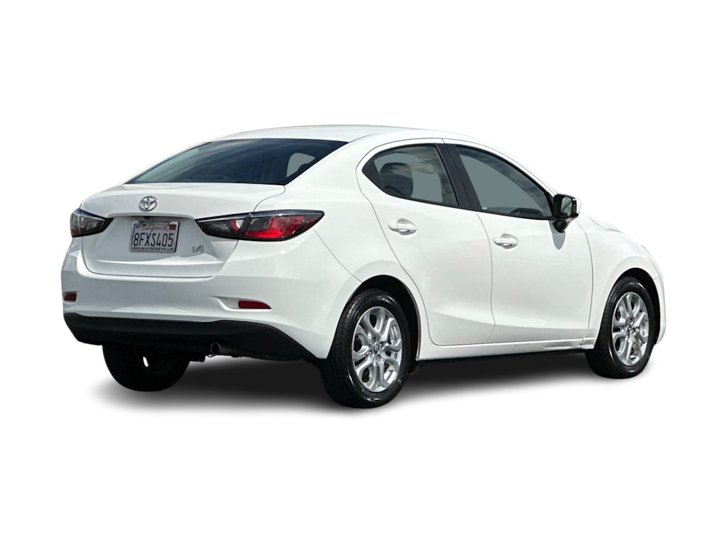 Thumbnail: 2018 Toyota Yaris iA - 18