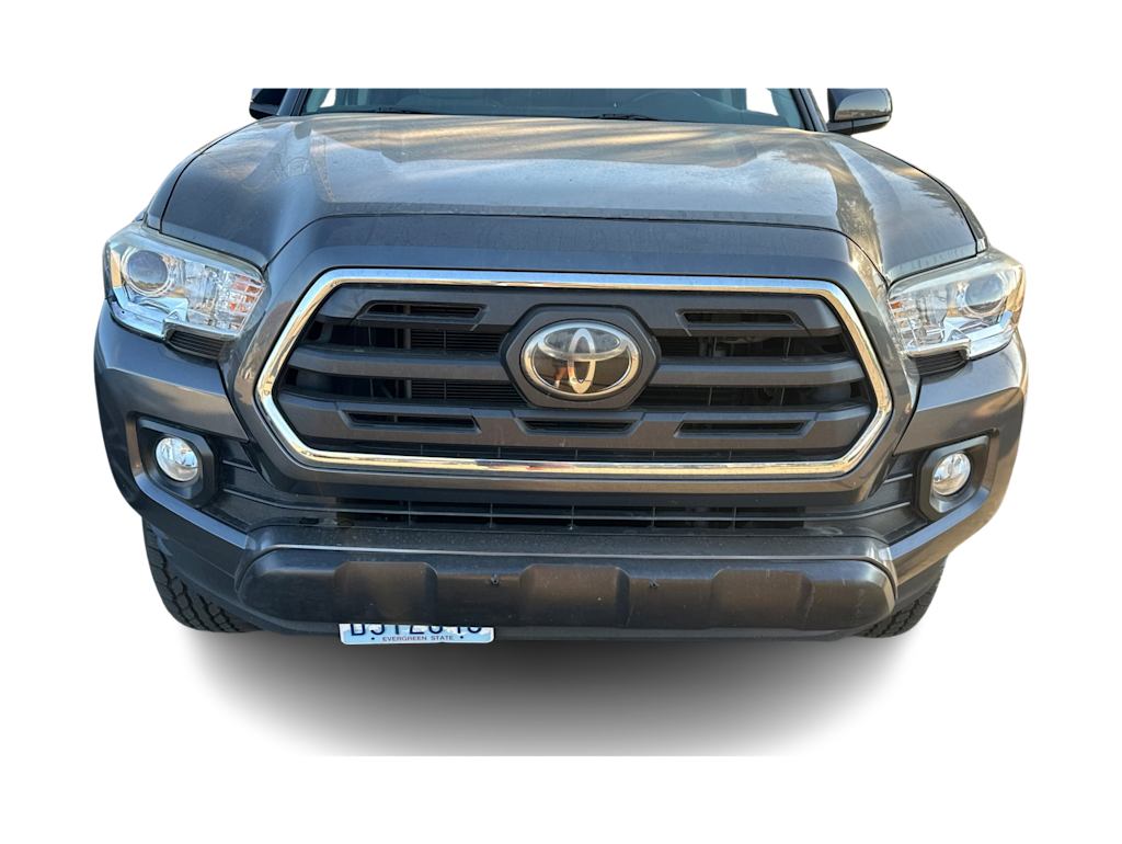Thumbnail: 2019 Toyota Tacoma - 12