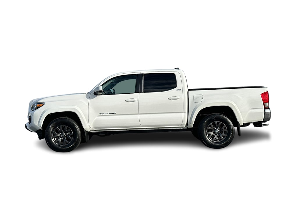 Thumbnail: 2017 Toyota Tacoma - 3