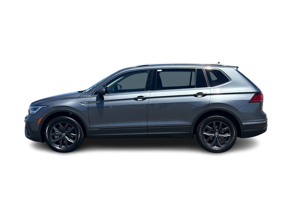 Thumbnail: 2023 Volkswagen Tiguan - 3