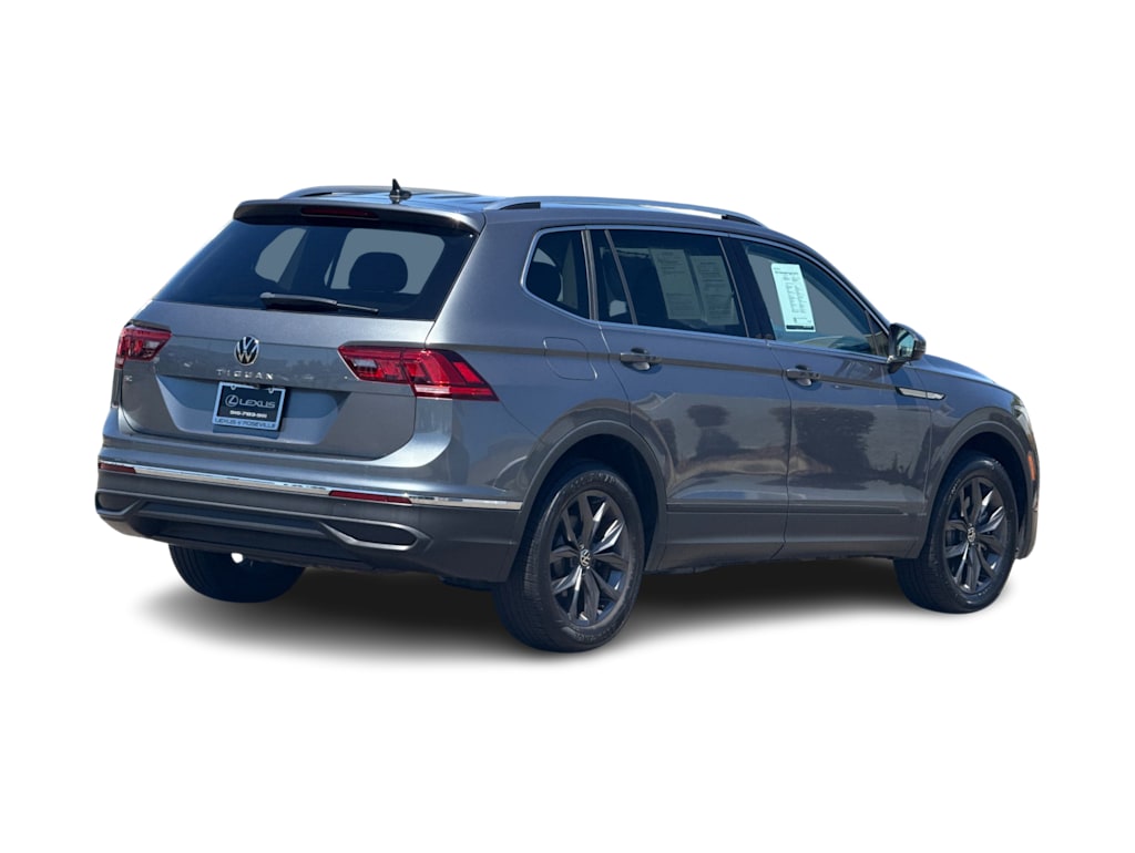 Thumbnail: 2023 Volkswagen Tiguan - 17
