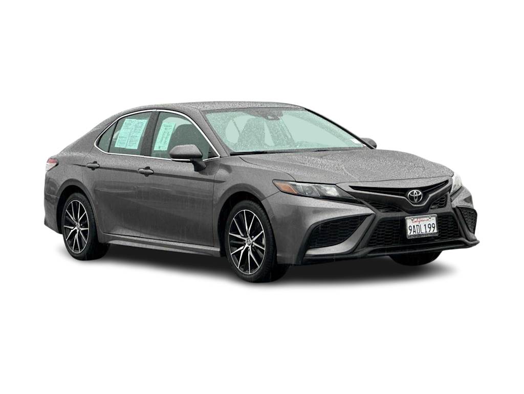 2022 Toyota Camry SE 18