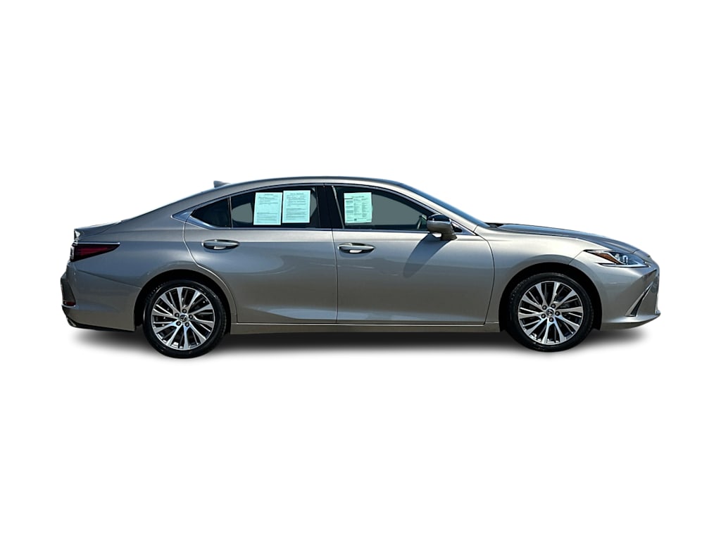 Thumbnail: 2021 Lexus ES - 19