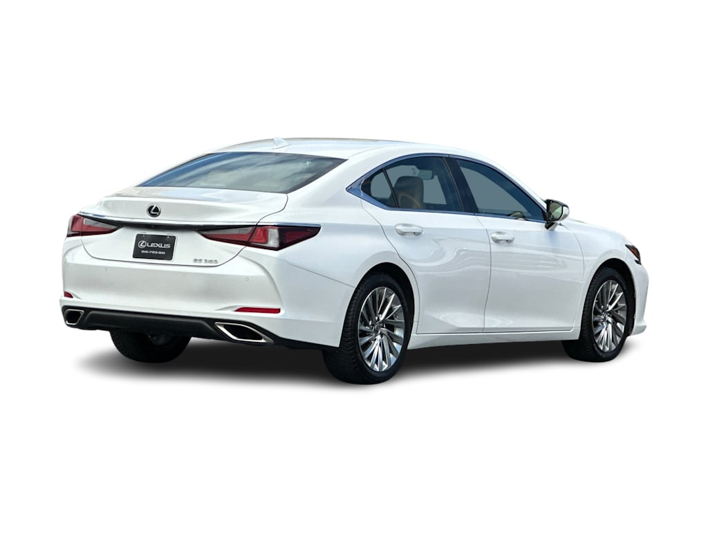 Thumbnail: 2021 Lexus ES - 17