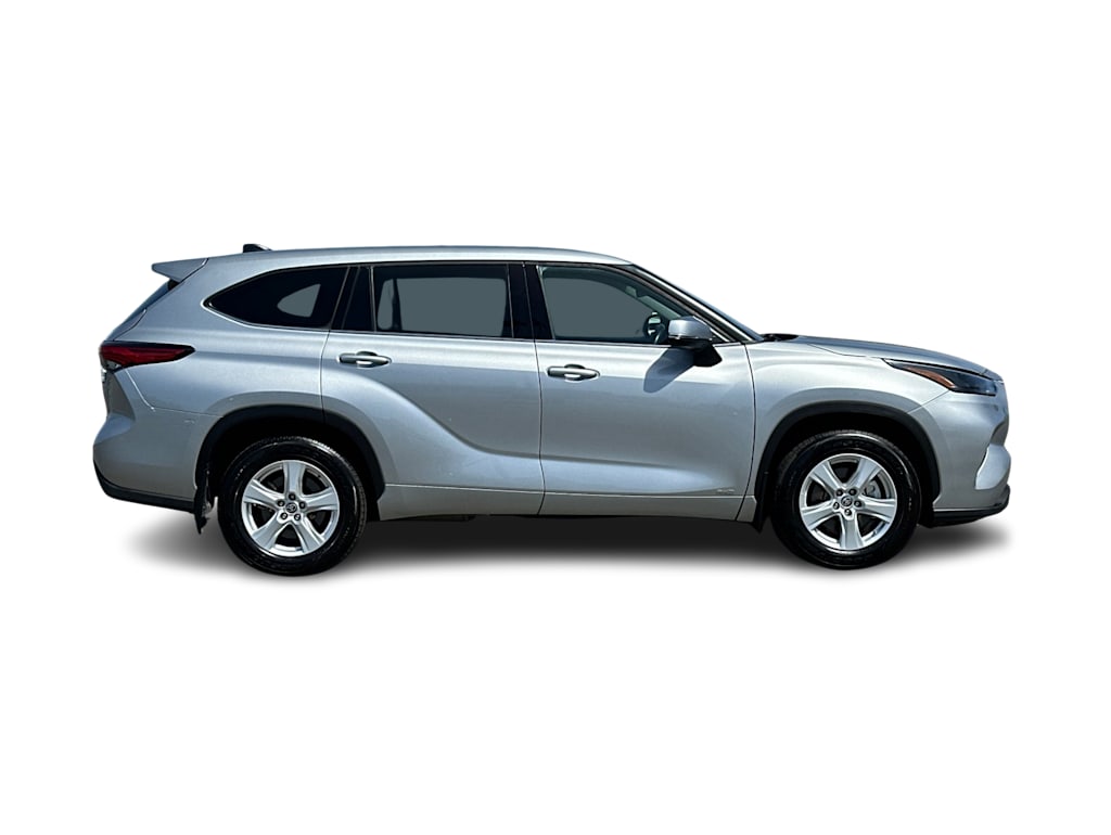 Thumbnail: 2022 Toyota Highlander - 21