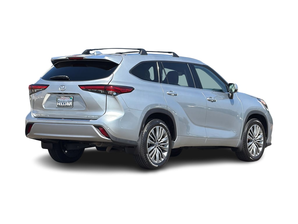 Thumbnail: 2021 Toyota Highlander - 18