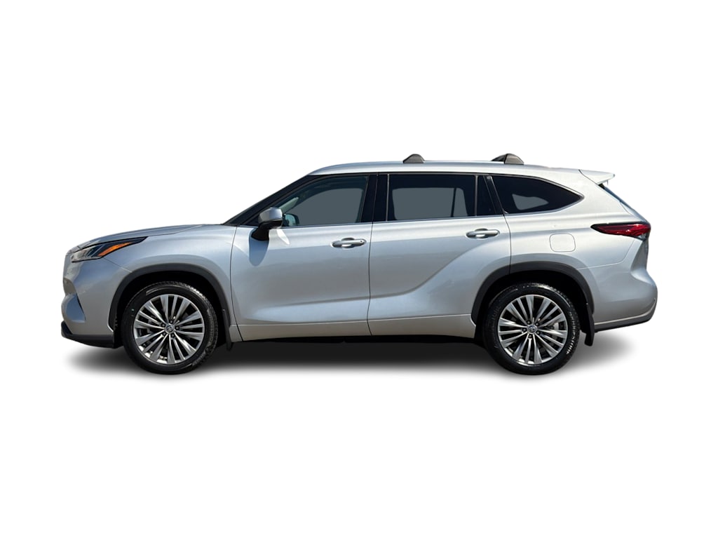Thumbnail: 2021 Toyota Highlander - 3