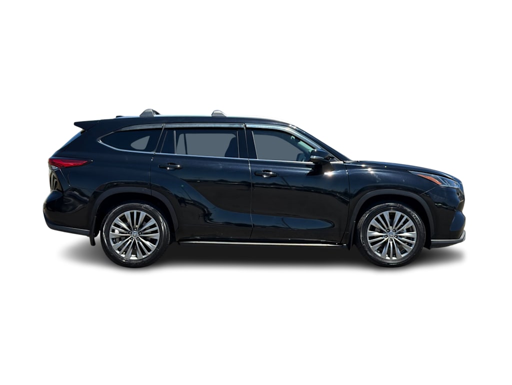 Thumbnail: 2021 Toyota Highlander - 20