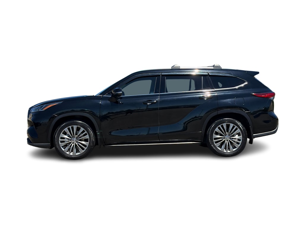 Thumbnail: 2021 Toyota Highlander - 3