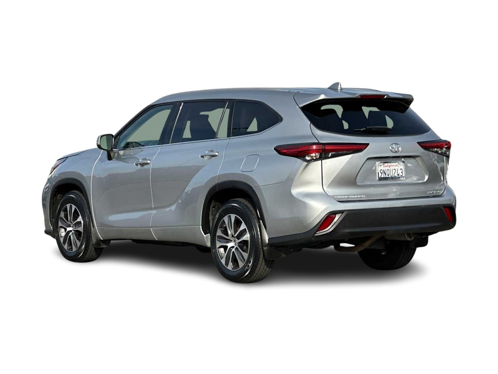 2022 Toyota Highlander XLE 4