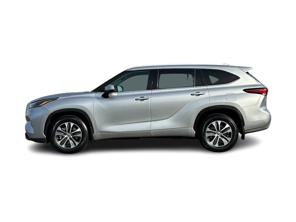 2022 Toyota Highlander XLE 3