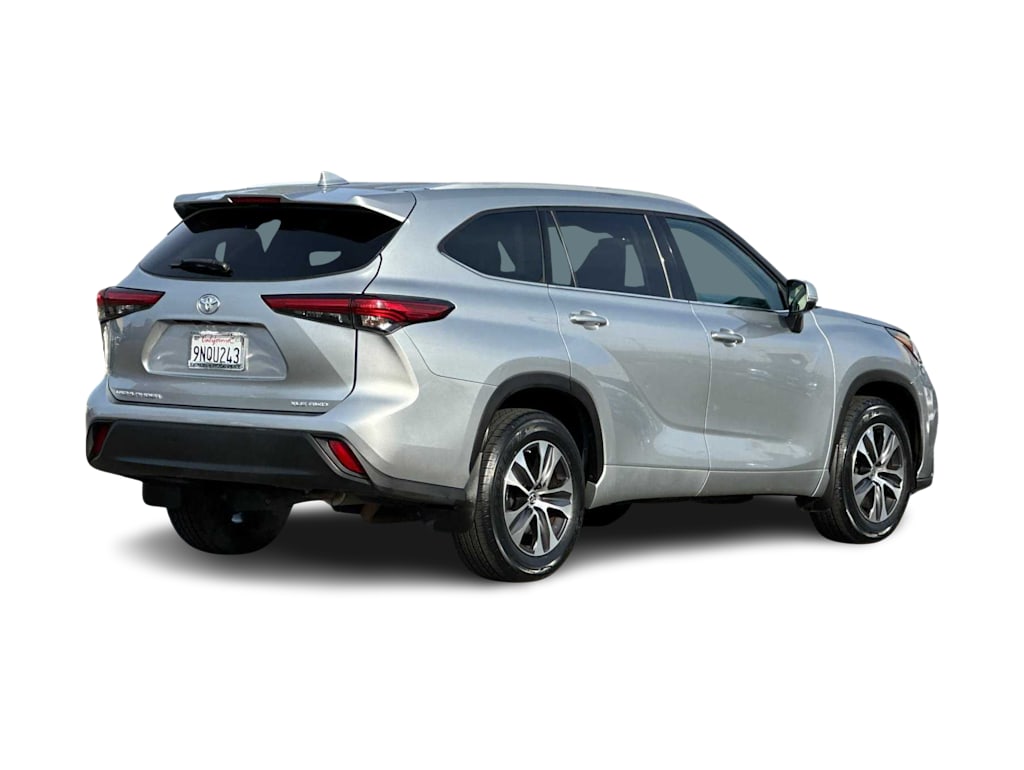 2022 Toyota Highlander XLE 18