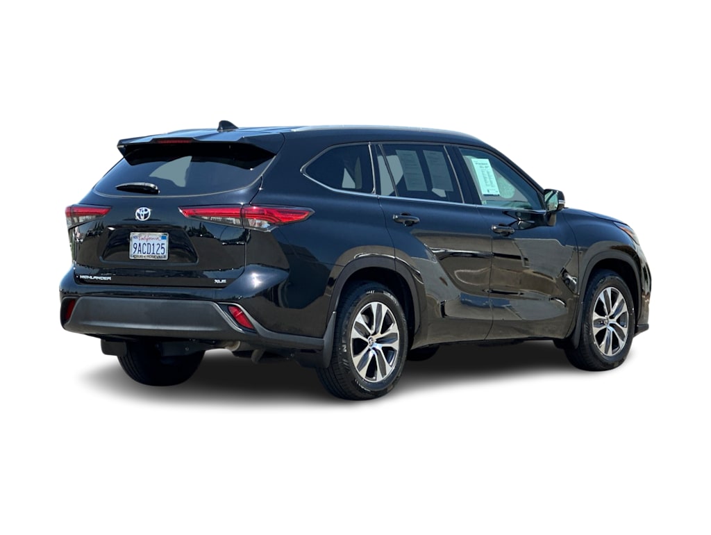 Thumbnail: 2022 Toyota Highlander - 18