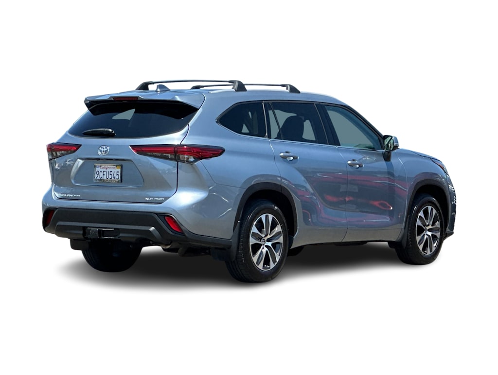 Thumbnail: 2022 Toyota Highlander - 18