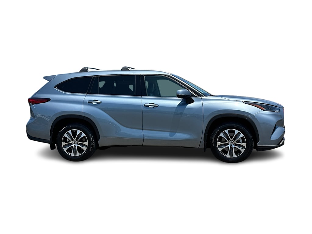 Thumbnail: 2022 Toyota Highlander - 20