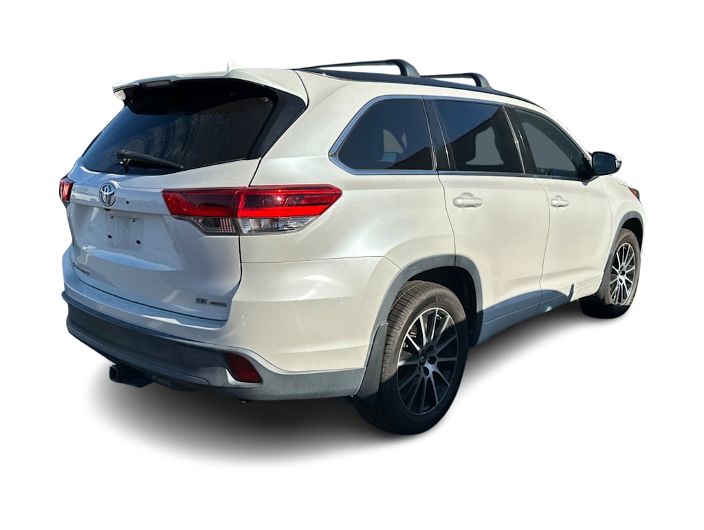Thumbnail: 2017 Toyota Highlander - 8