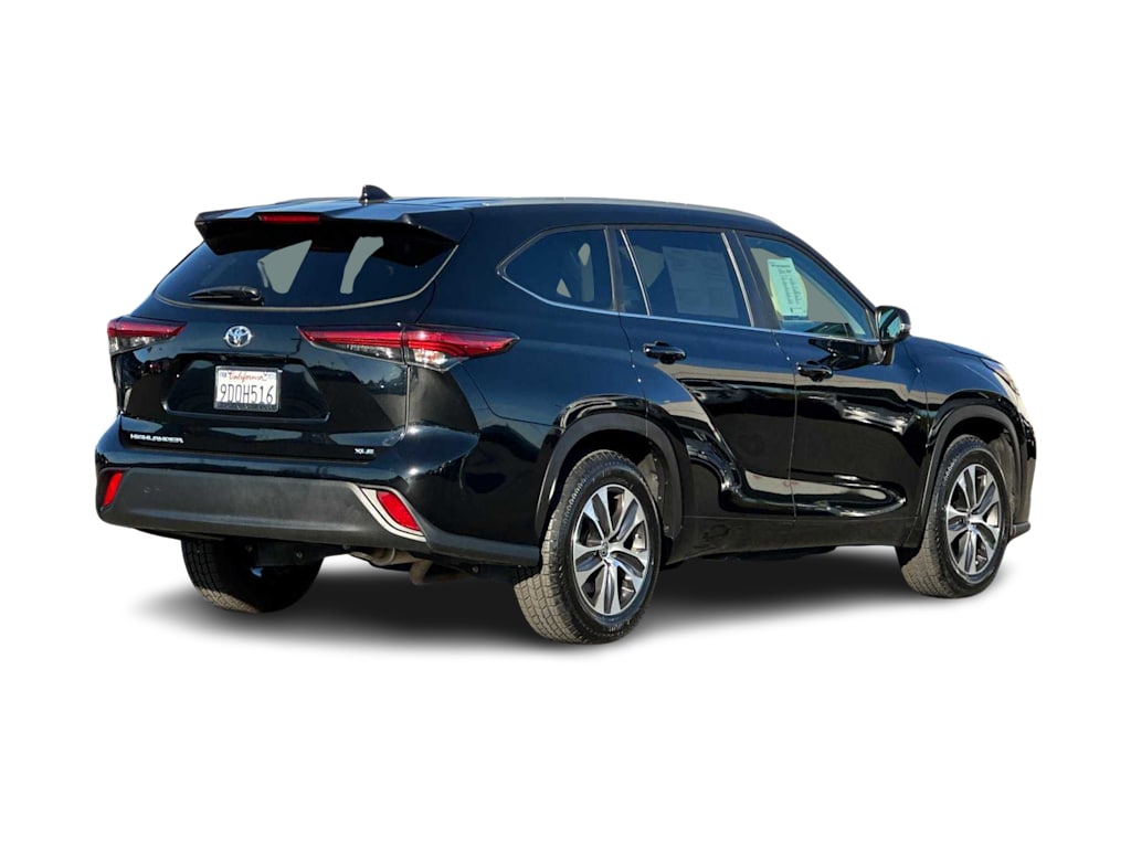 2023 Toyota Highlander XLE 18