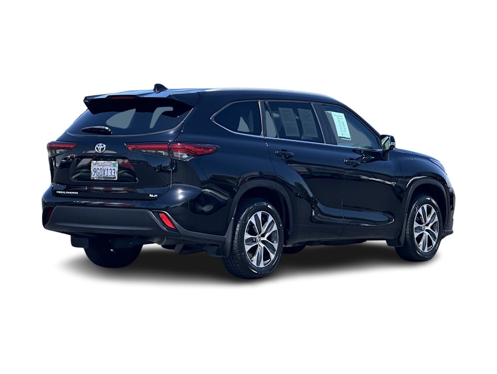 Thumbnail: 2023 Toyota Highlander - 19