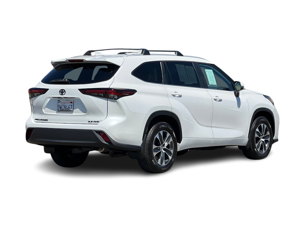 Thumbnail: 2026 Toyota Highlander - 18