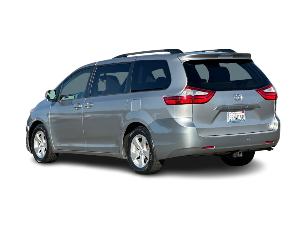 Thumbnail: 2015 Toyota Sienna - 4