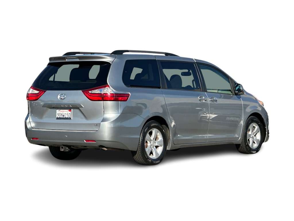 Thumbnail: 2015 Toyota Sienna - 18