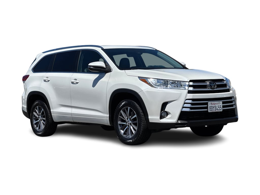 Thumbnail: 2018 Toyota Highlander - 18
