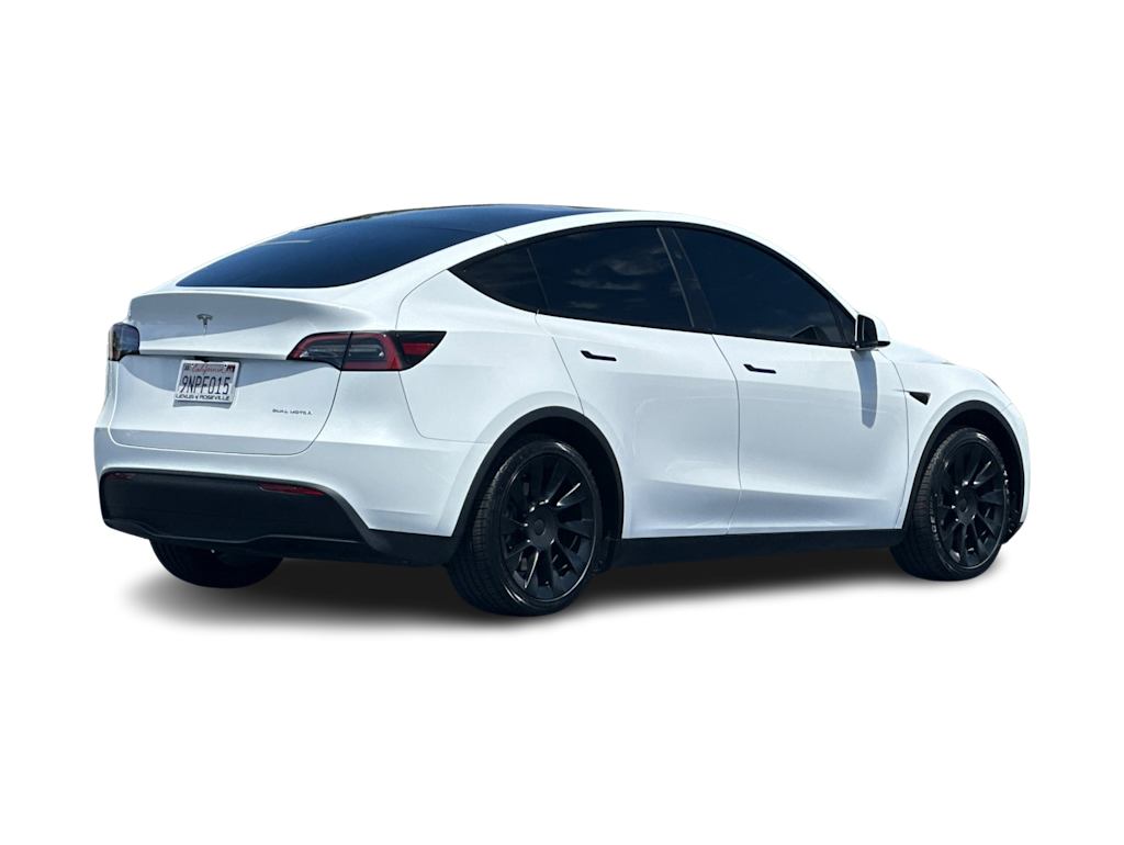 Thumbnail: 2024 Tesla Model Y - 17