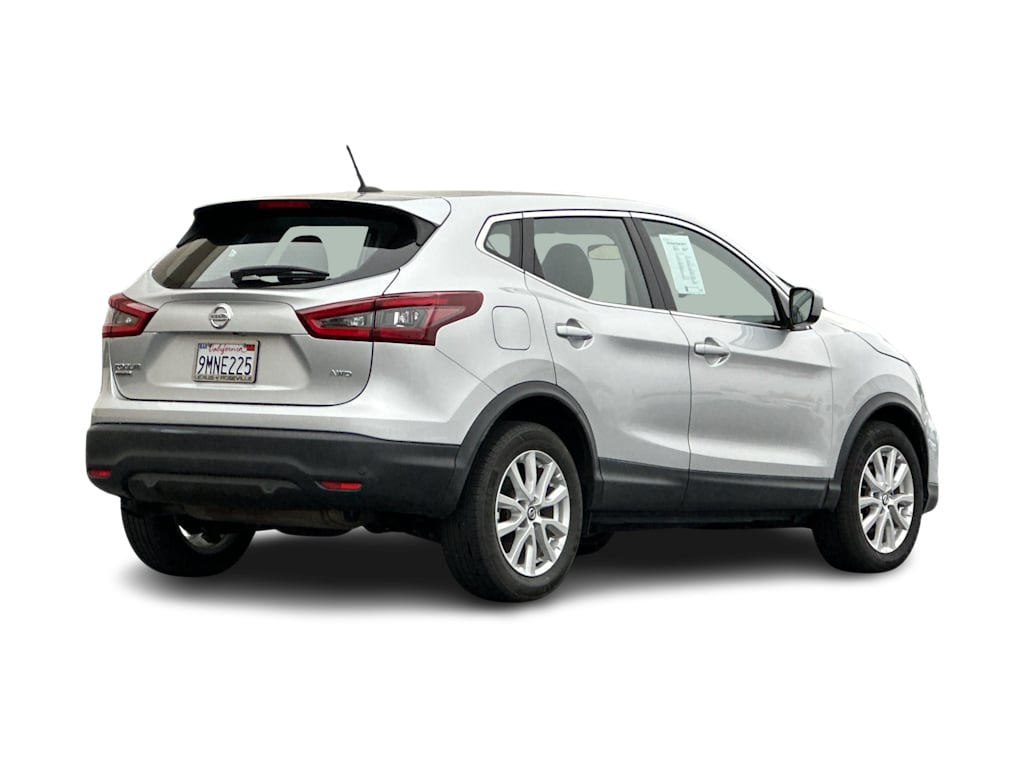 Thumbnail: 2022 Nissan Rogue Sport - 18