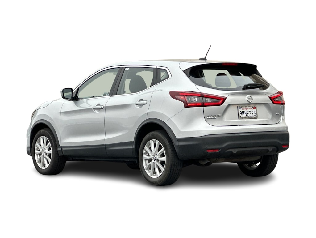Thumbnail: 2022 Nissan Rogue Sport - 4