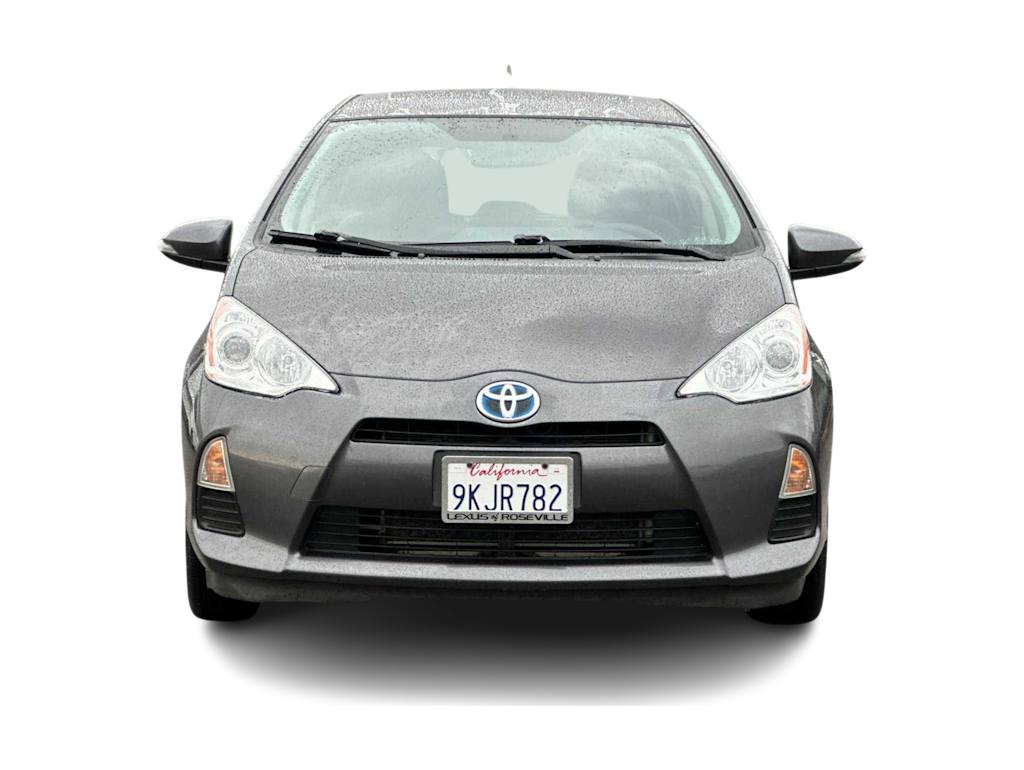 2013 Toyota Prius c  6