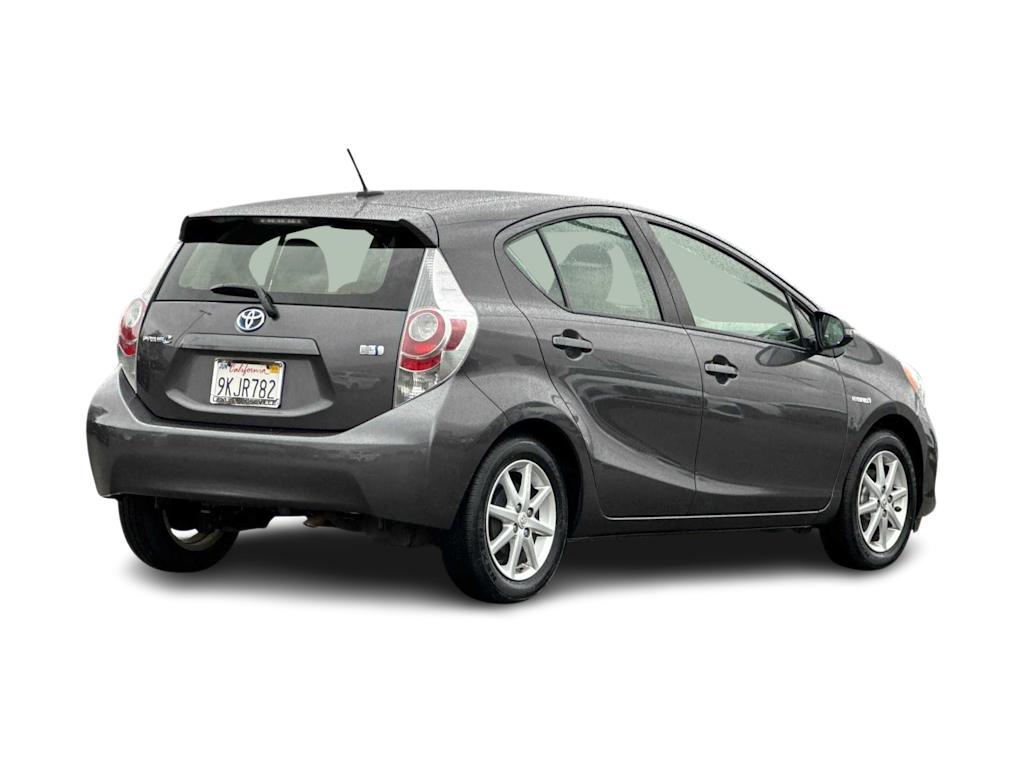 2013 Toyota Prius c  17