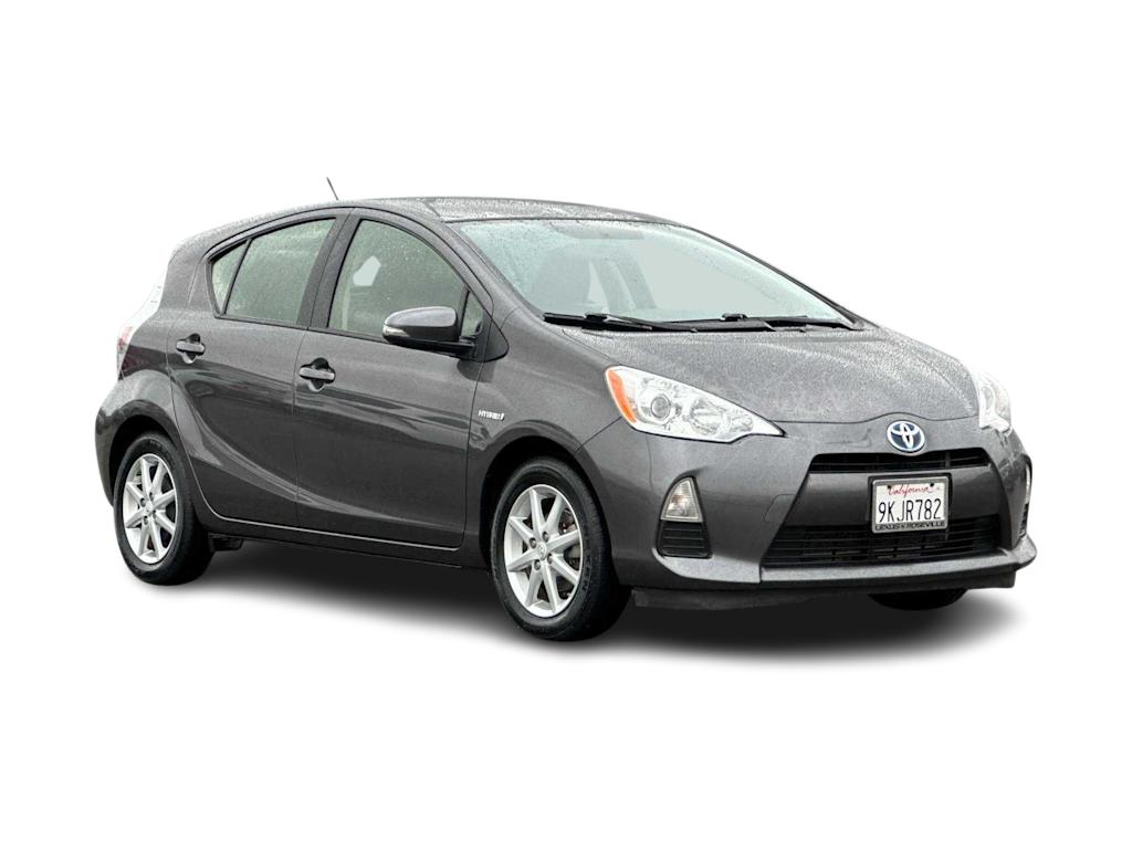 2013 Toyota Prius c  18