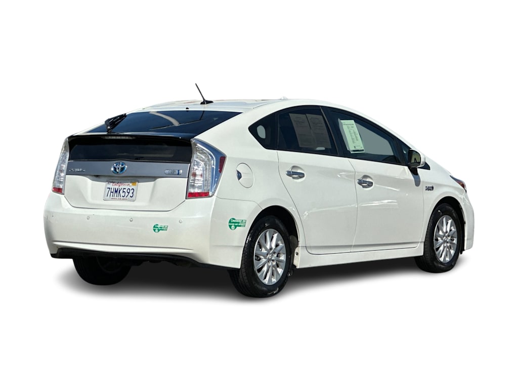 Thumbnail: 2015 Toyota Prius - 17