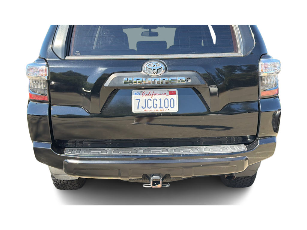 Thumbnail: 2015 Toyota 4Runner - 17