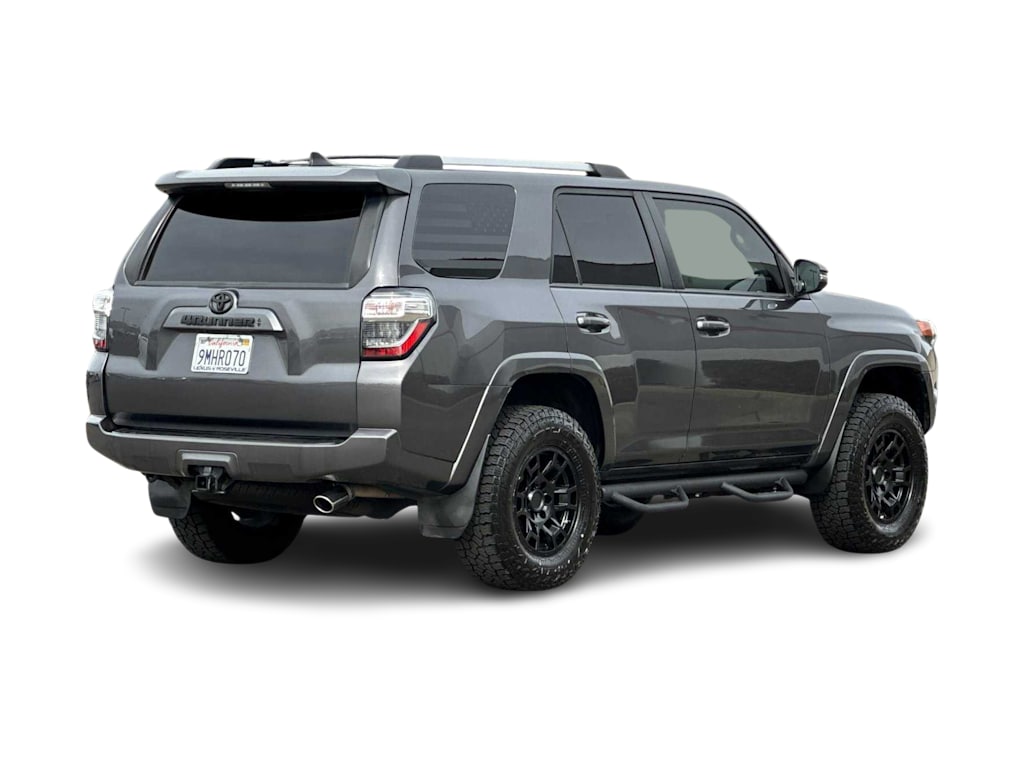 2021 Toyota 4Runner SR5 18