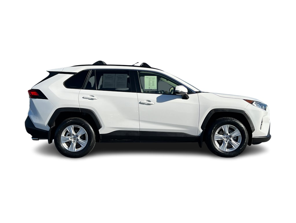 2019 Toyota RAV4 XLE 18