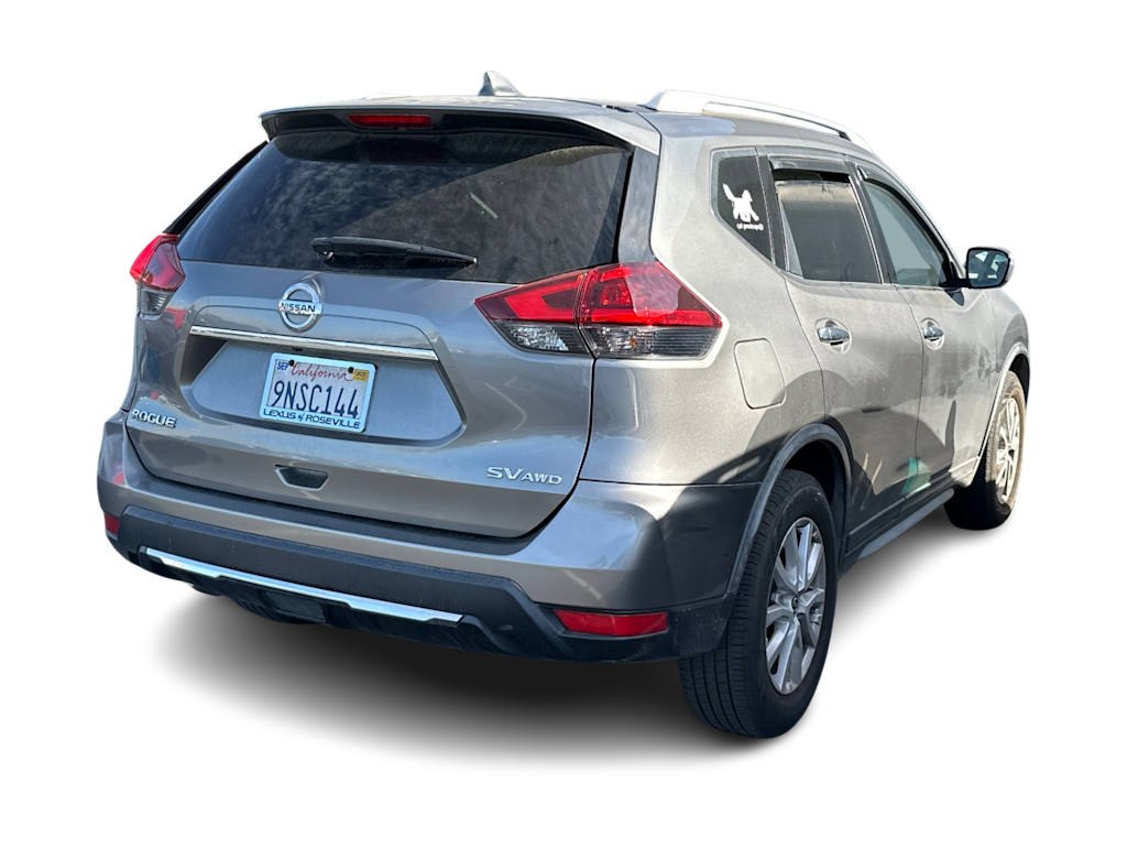 2018 Nissan Rogue SV 9