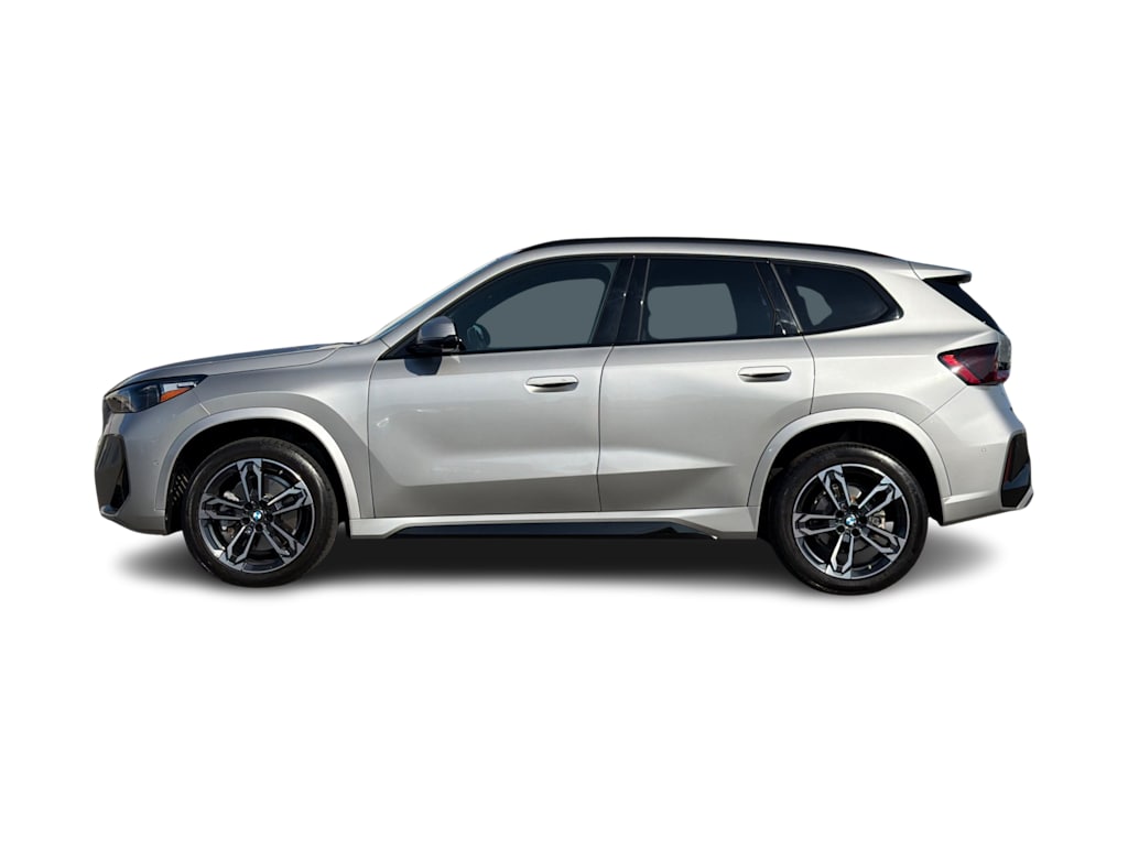 Thumbnail: 2023 BMW X1 - 3