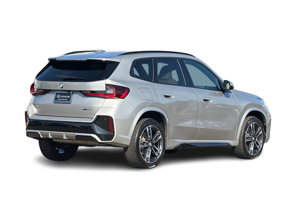 Thumbnail: 2023 BMW X1 - 18