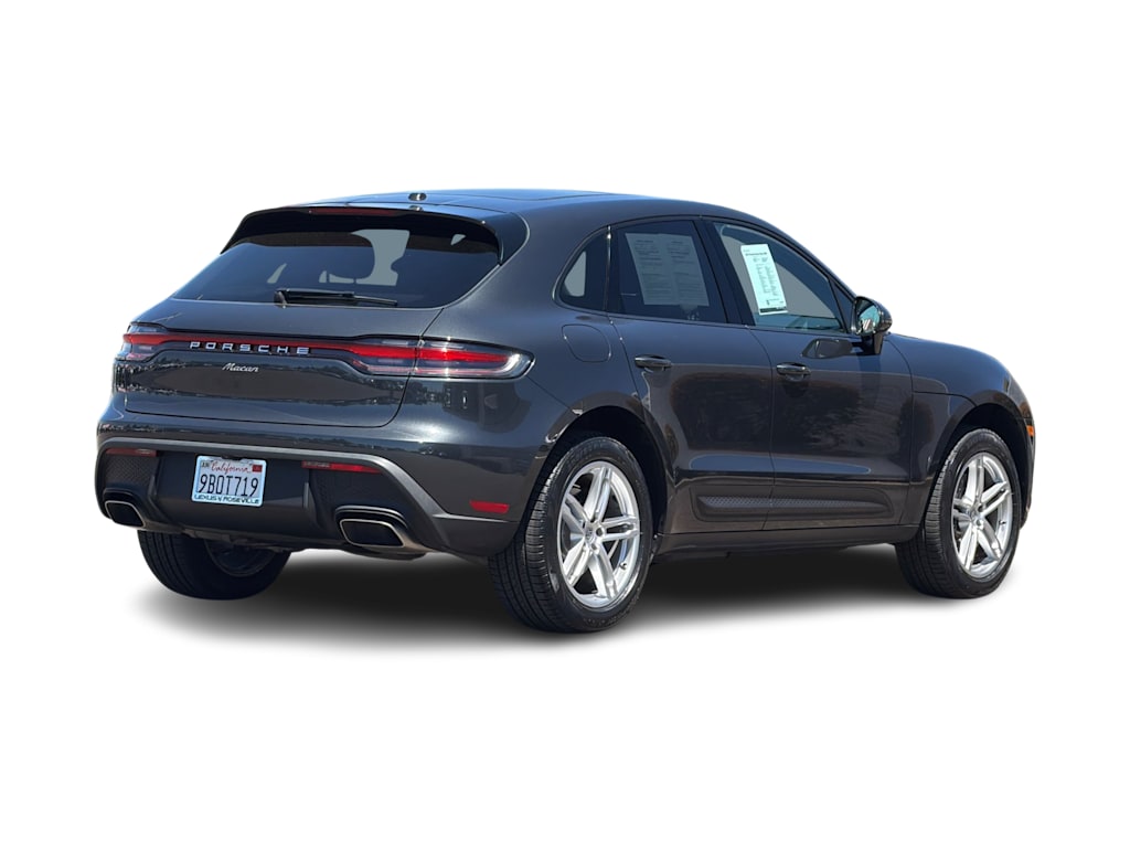 Thumbnail: 2022 Porsche Macan - 19