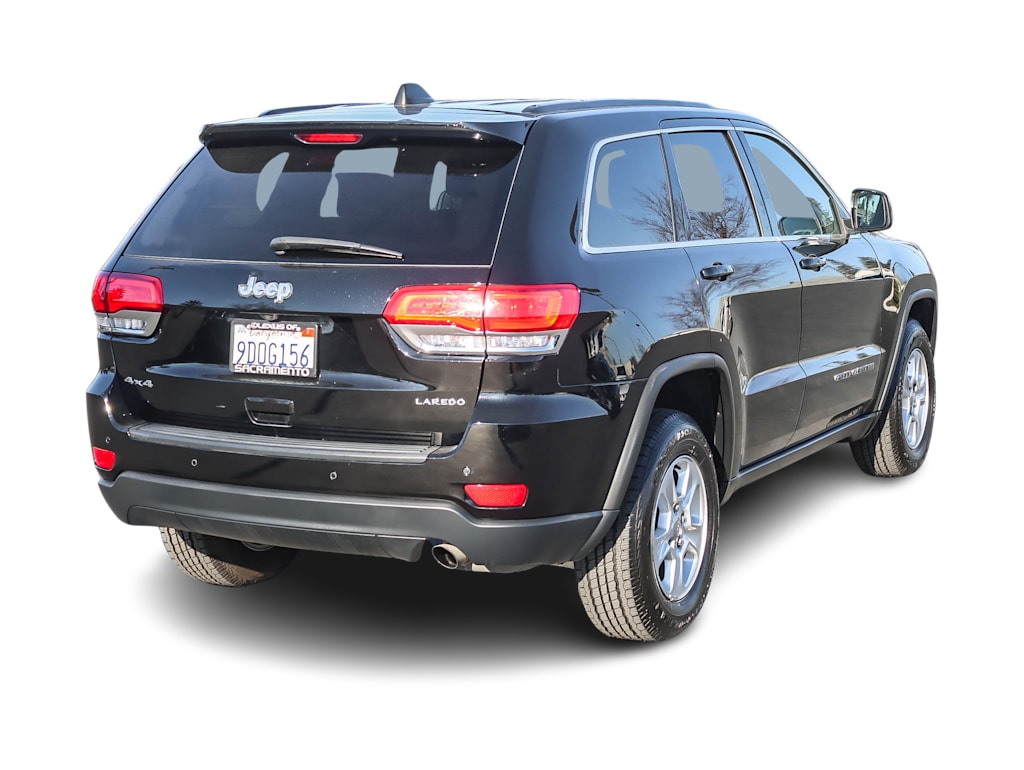 Thumbnail: 2017 Jeep Grand Cherokee - 15