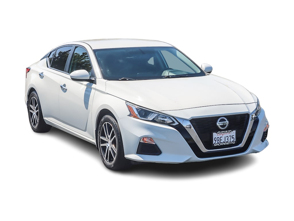 Thumbnail: 2019 Nissan Altima - 17