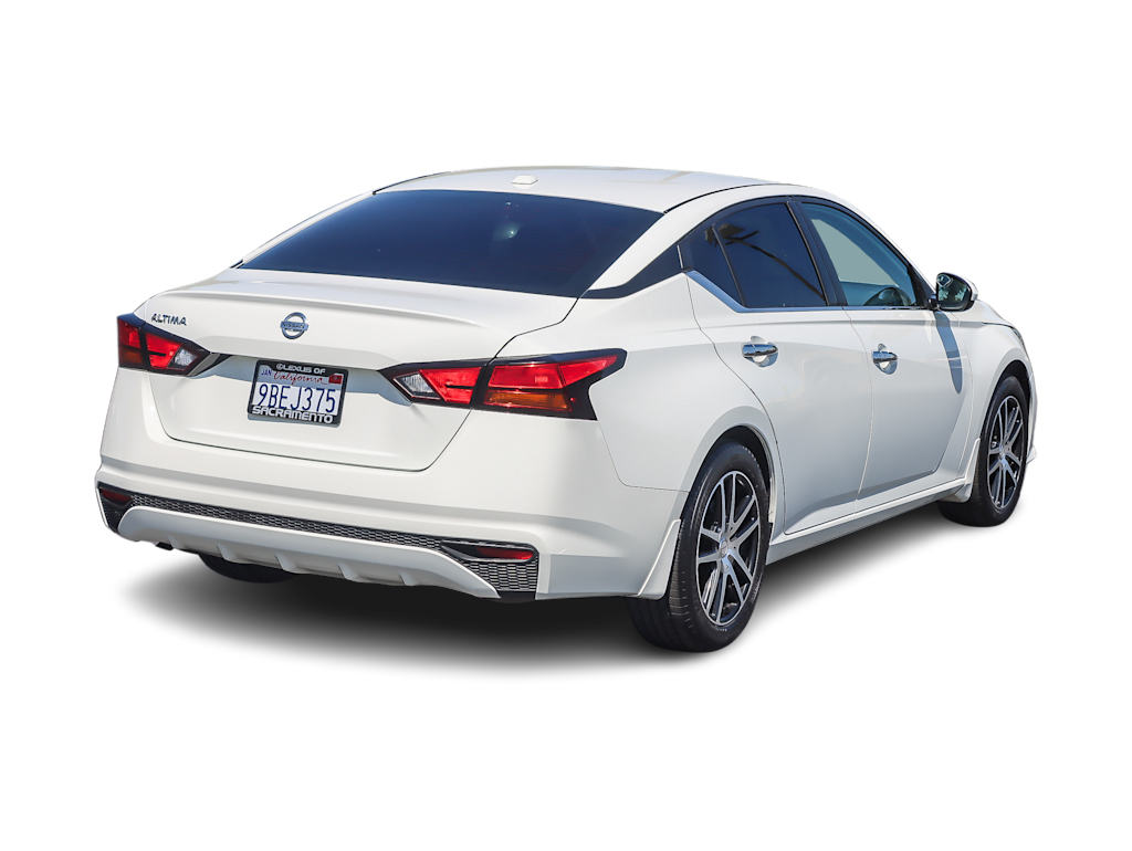 Thumbnail: 2019 Nissan Altima - 16