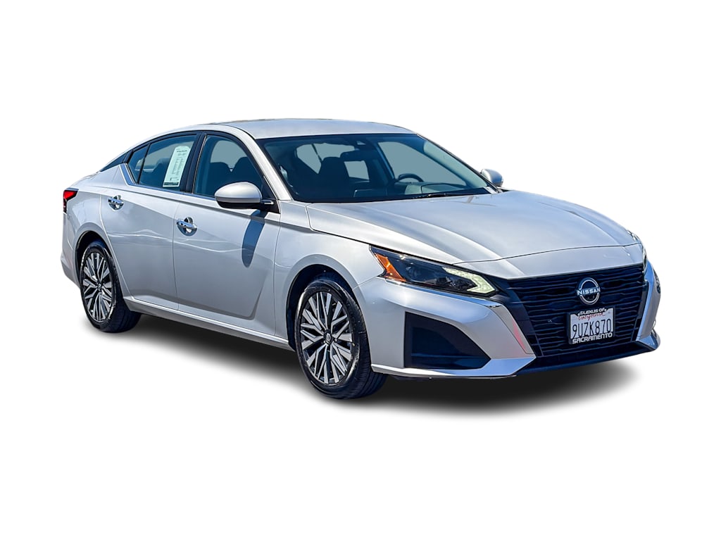 Thumbnail: 2023 Nissan Altima - 18