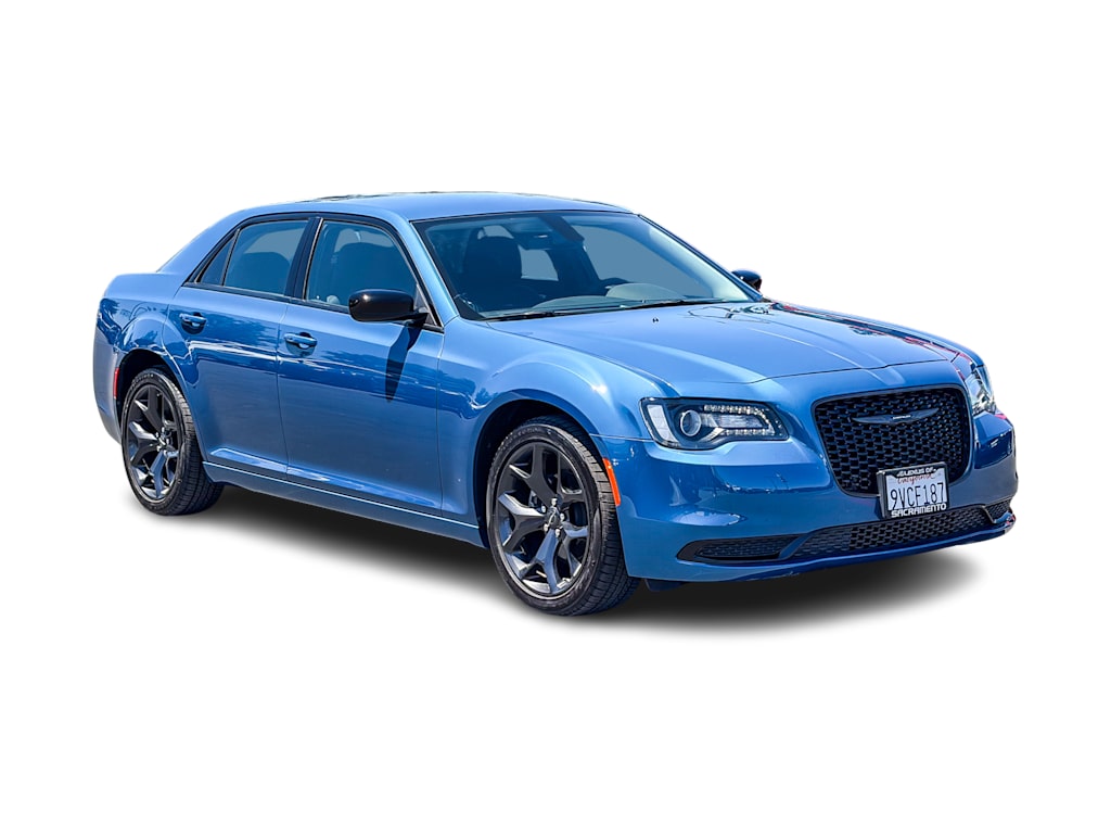 Thumbnail: 2023 Chrysler 300 - 17