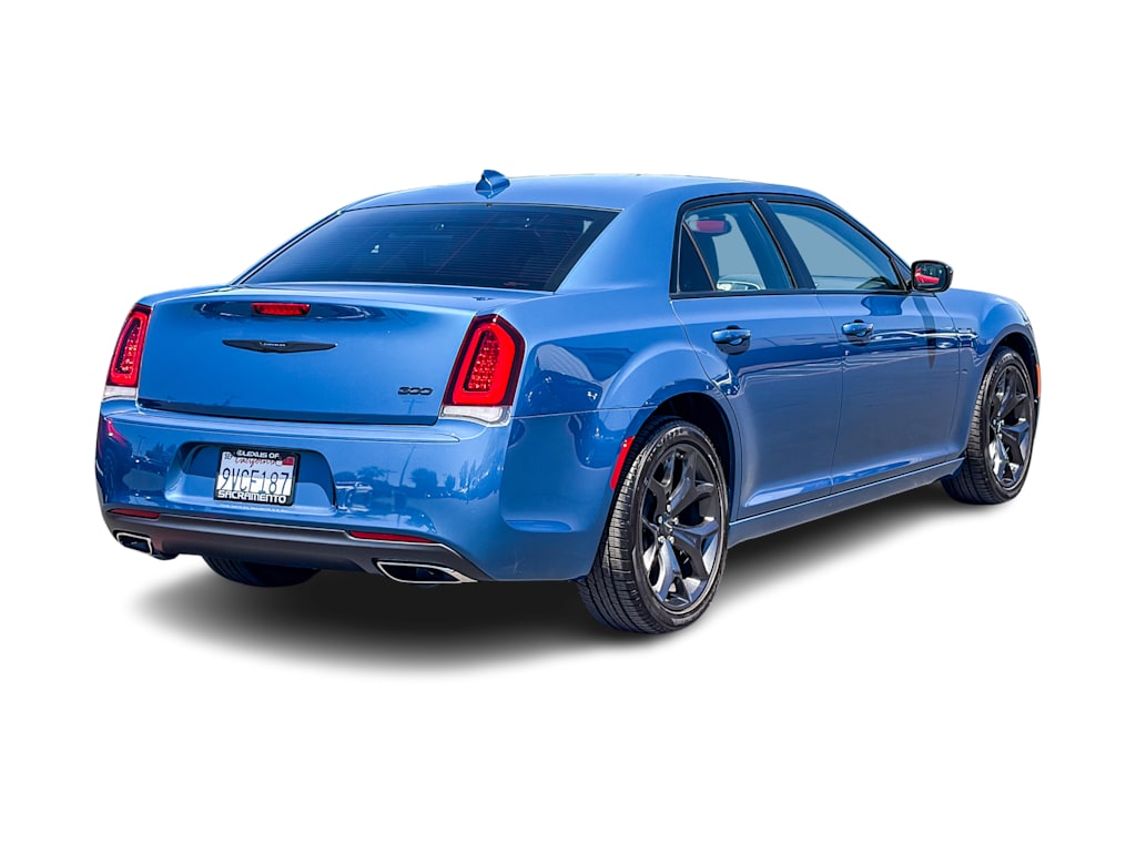 Thumbnail: 2023 Chrysler 300 - 16