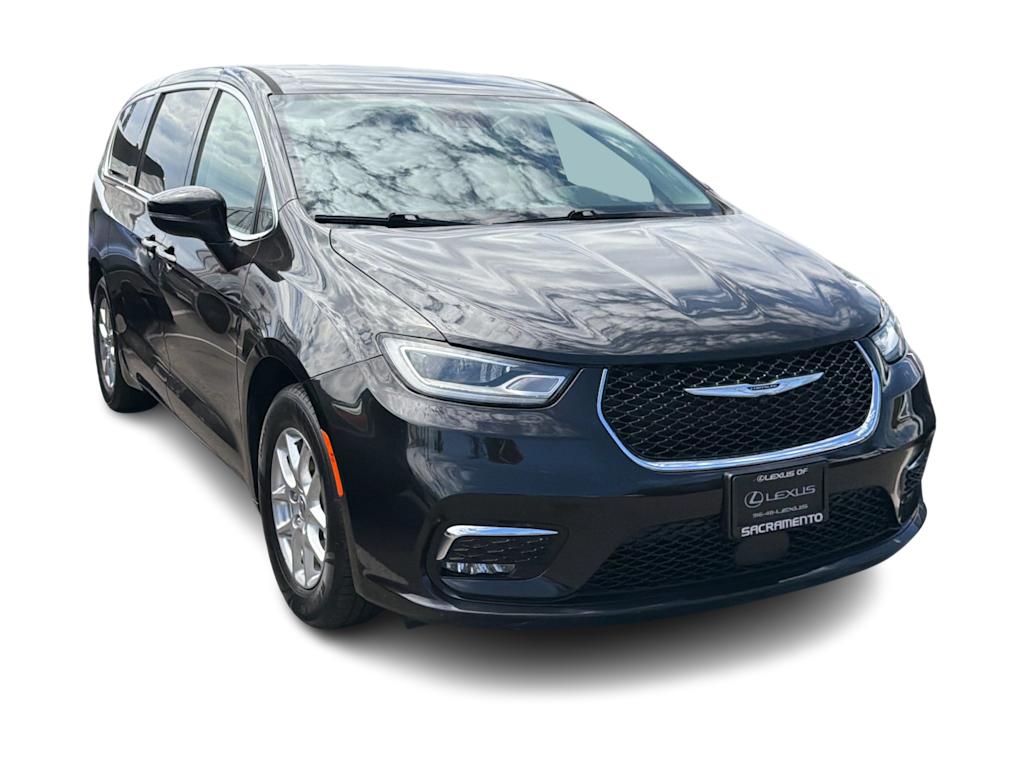 Thumbnail: 2023 Chrysler Pacifica - 7